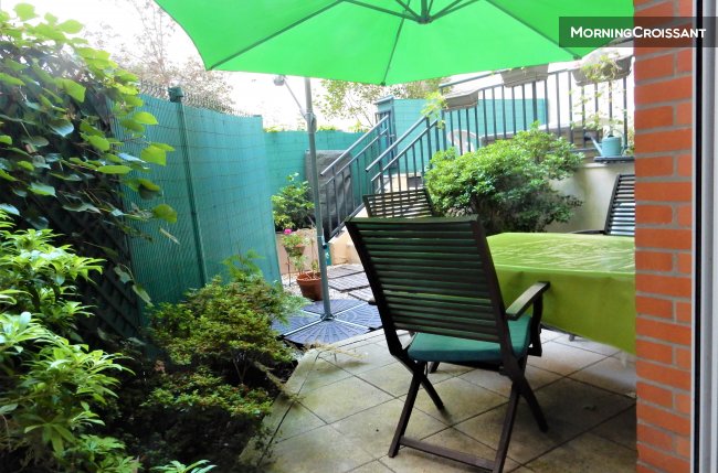 Apartment with terrace and garden