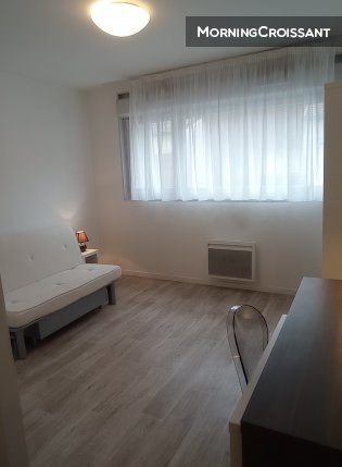Fully equipped and furnished flat