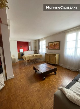 Furnished apartment near town hall