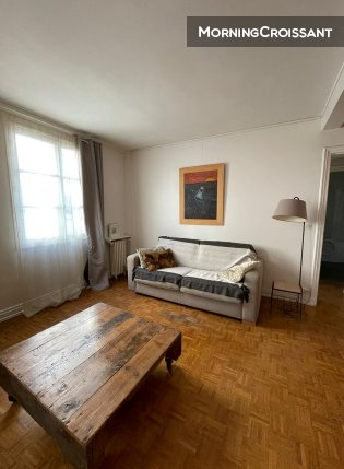 Furnished apartment near town hall