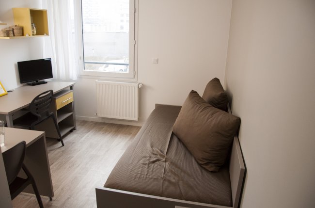 Affordable studio for 2