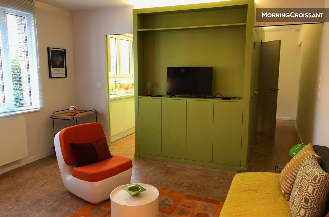 Charming 1BR flat on garden renovat
