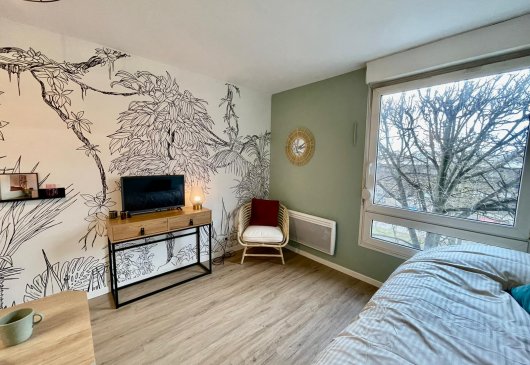 New studio, 10 minutes from centre