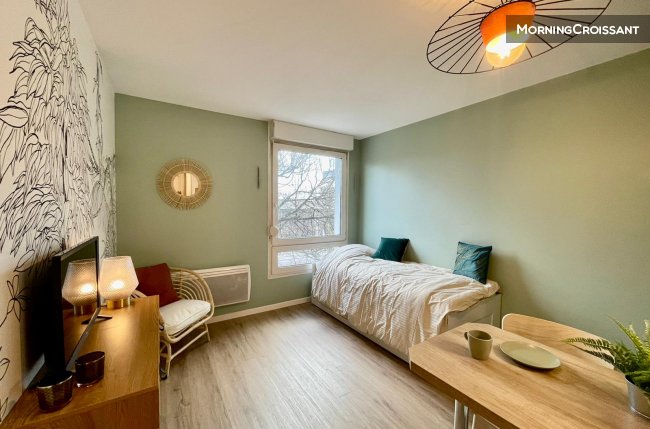 New studio, 10 minutes from centre