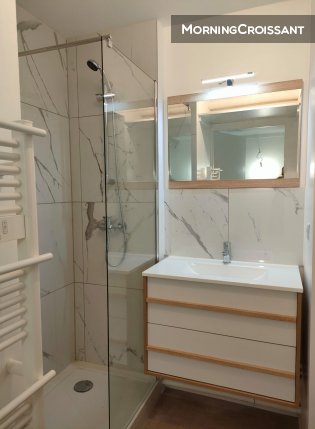 New studio, 10 minutes from centre