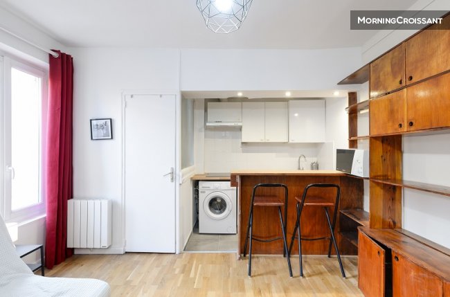 Furnished studio near the metro