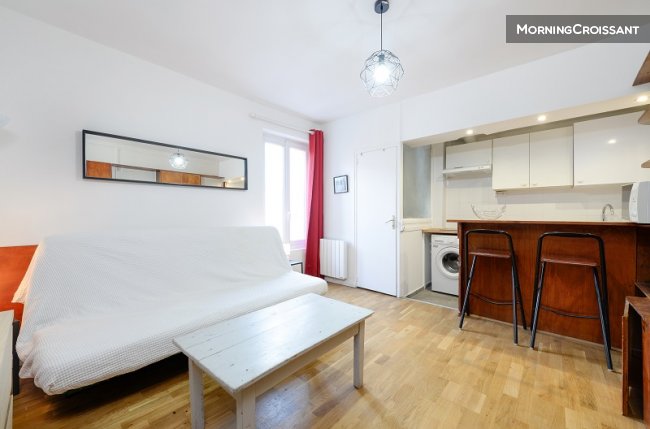 Furnished studio near the metro