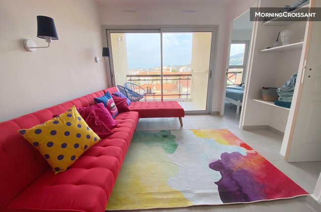 Seafront, swimming pool, parking