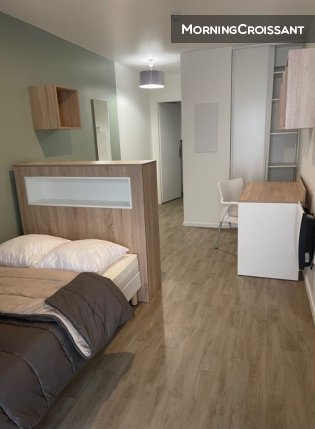 Bright studio in Clamart