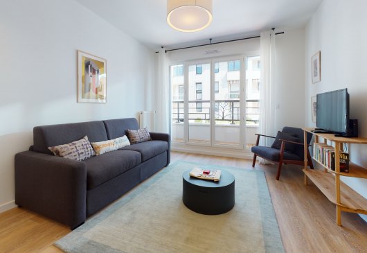 2 rooms in a luxury residence