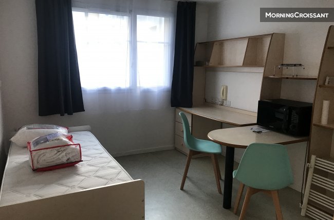 Studio of 19 m² located in a reside