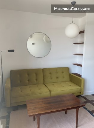 Charming and airy 3 BR  flat w/ A/C