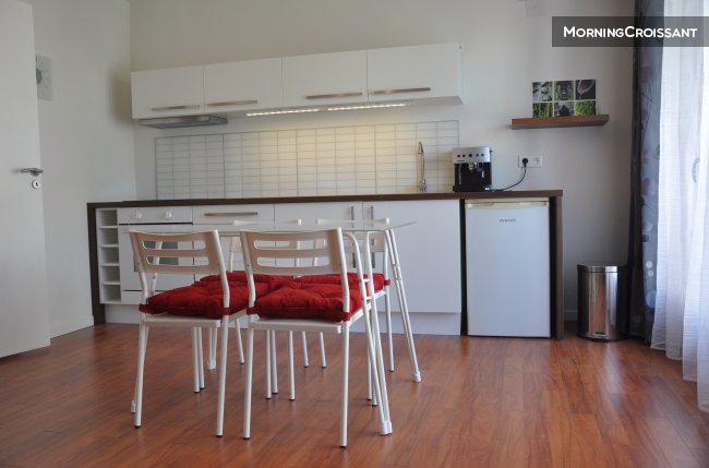 Studio 28 sqm + loggia - longchamp