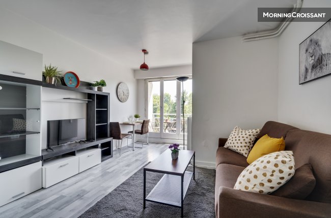 Studio with balcony downtown