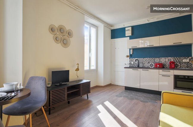 Quiet and charming studio in Cannes