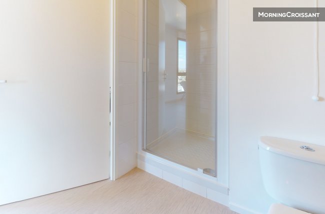 Furnished and equipped studio