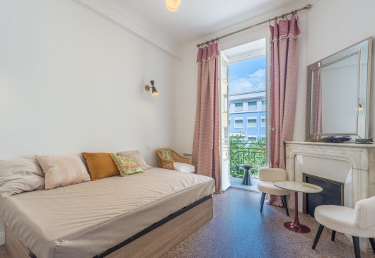 Magnificent 2BR Nice Centre Riquier