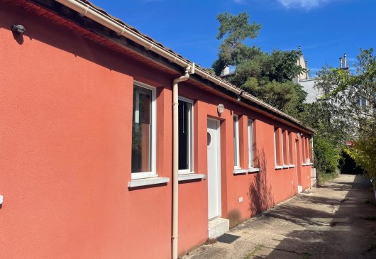 1 room flat, bright and quiet, 5 mi