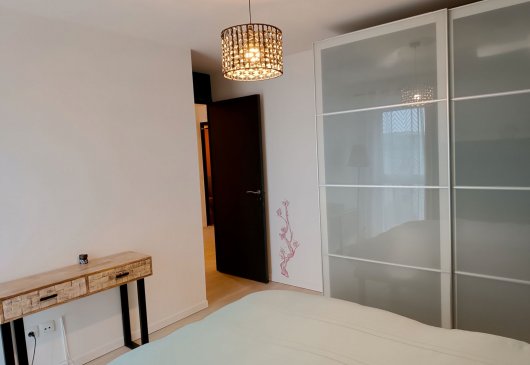 Asana room in shared apartment in C