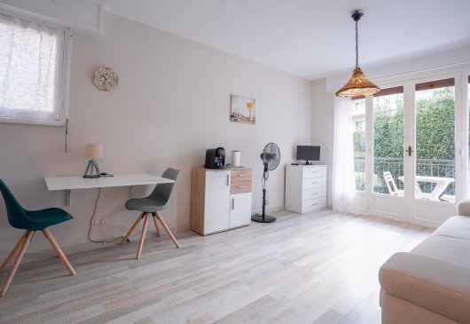 Nice studio with terrace + parking