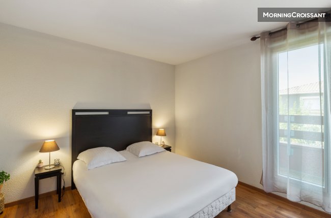 Beautiful 3BR flat w hotel services