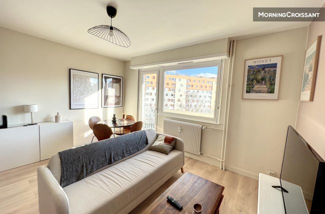 Renovated 2BR in charming Neudorf