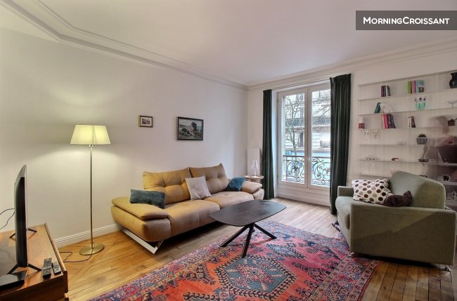 2 room flat Paris 11ème