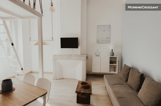 Old Port furnished Studio