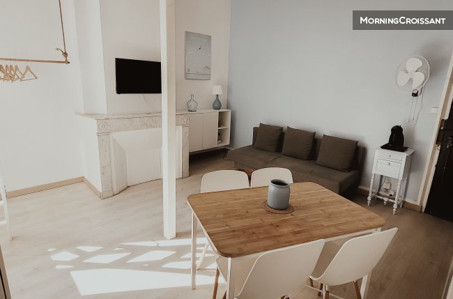 Old Port furnished Studio