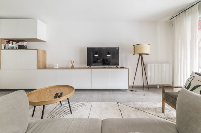 74 M2- Standing in the City Centre