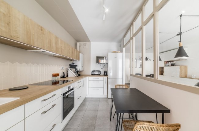 74 M2- Standing in the City Centre