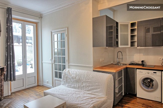 Lovely flat near the train station