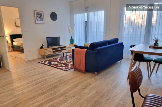 T2 flat in a residence