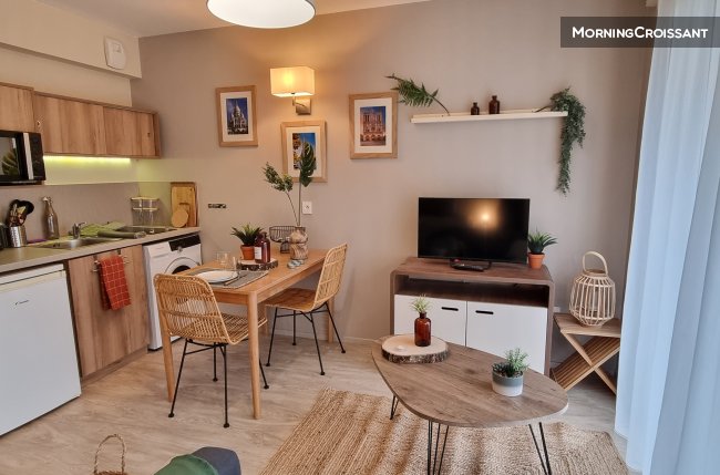 One-room flat in residence