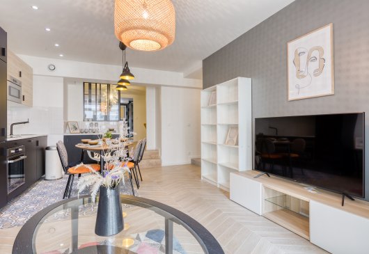 Renovated T2 with private courtyard