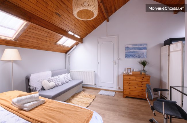 Large room near Paris
