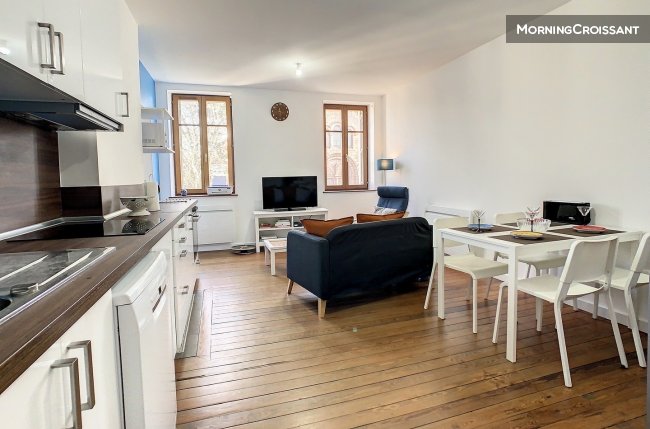 Shared flat / Near train station