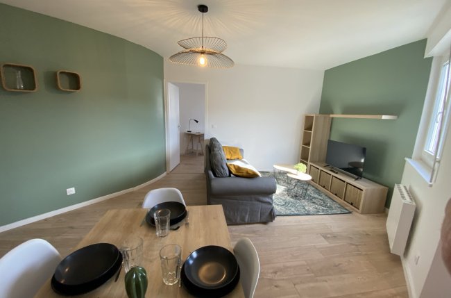 Apartment in the center of town wit