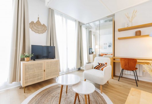 A charming flat in heart of Paris