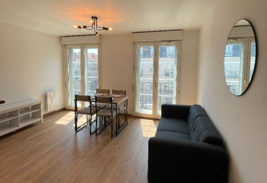3 rooms, balcony, private parking