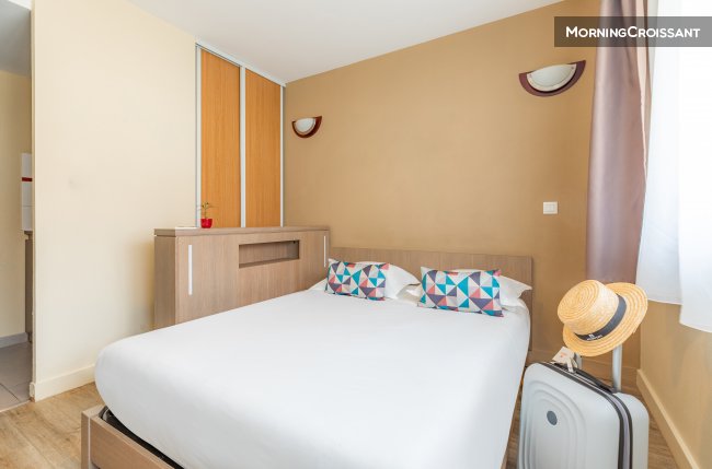 Nice T1 with hotel services