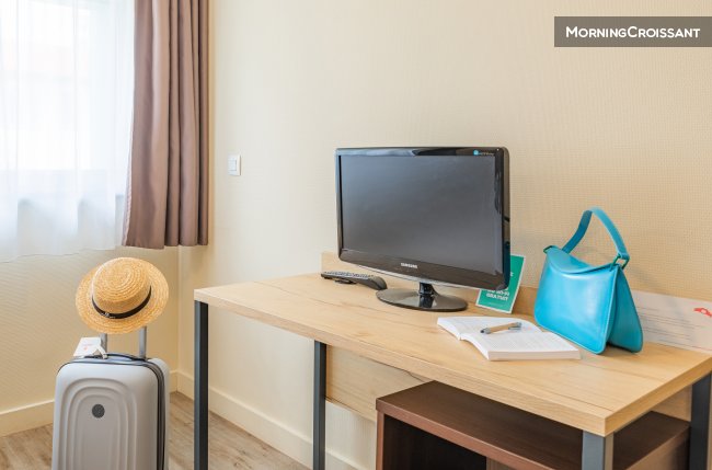 Nice T1 with hotel services