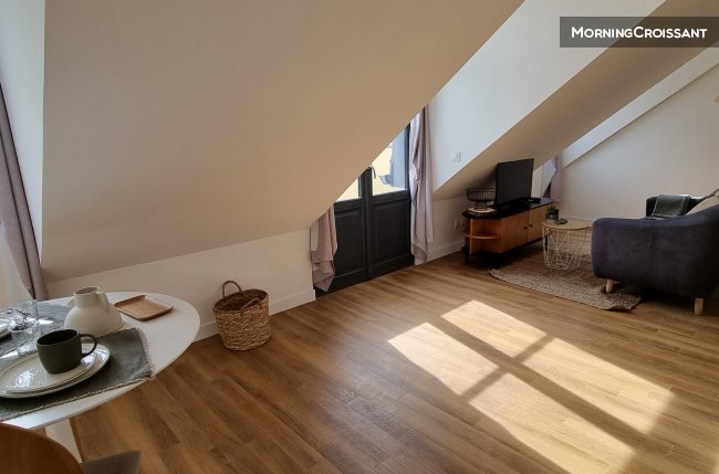 One-room flat in residence