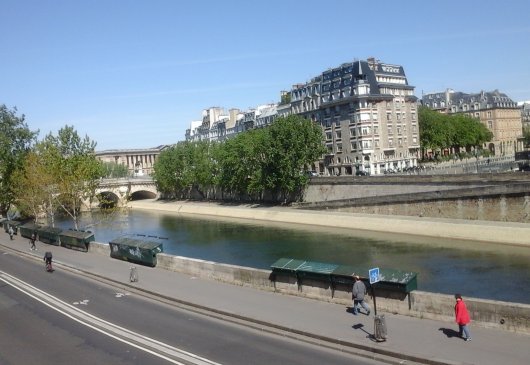 Magic view Notre Dame le pont neuf