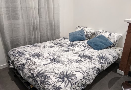 Furnished studio in town