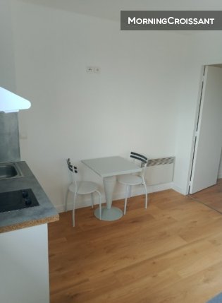 Furnished studio in residence