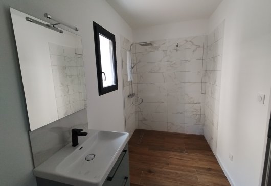Shared flat -room  private Bathroom