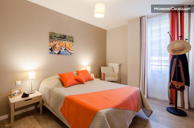 T2 in a quiet residence in Suresnes