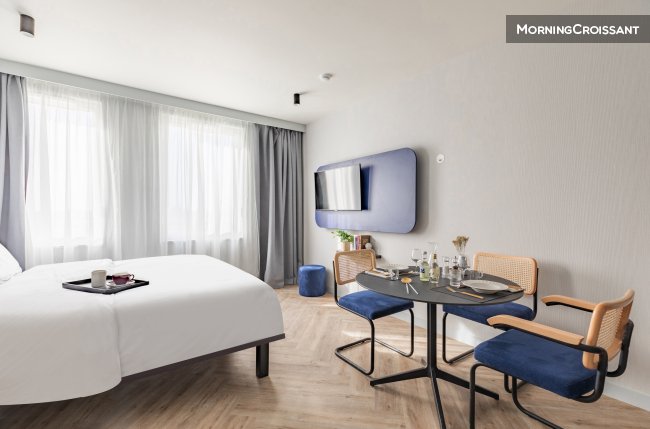 Beautiful studio w/ hotel services