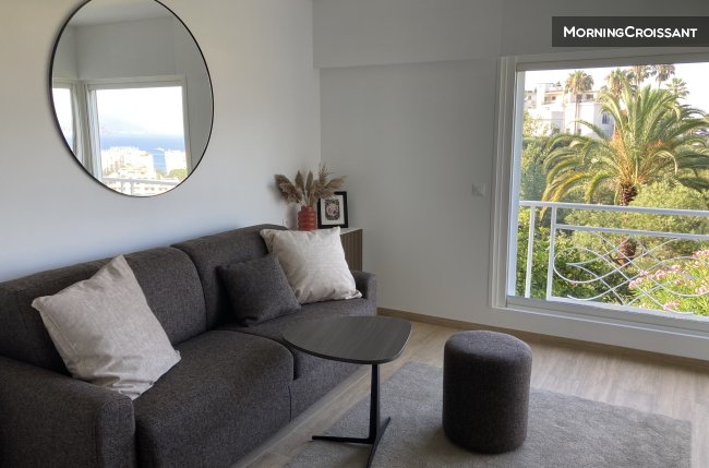 Magnificent sea view flat